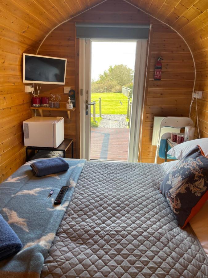 Sea And Mountain View Luxury Glamping Pods Heated Hotel Holyhead Exterior foto