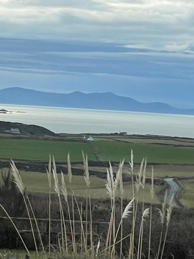 Sea And Mountain View Luxury Glamping Pods Heated Hotel Holyhead Exterior foto