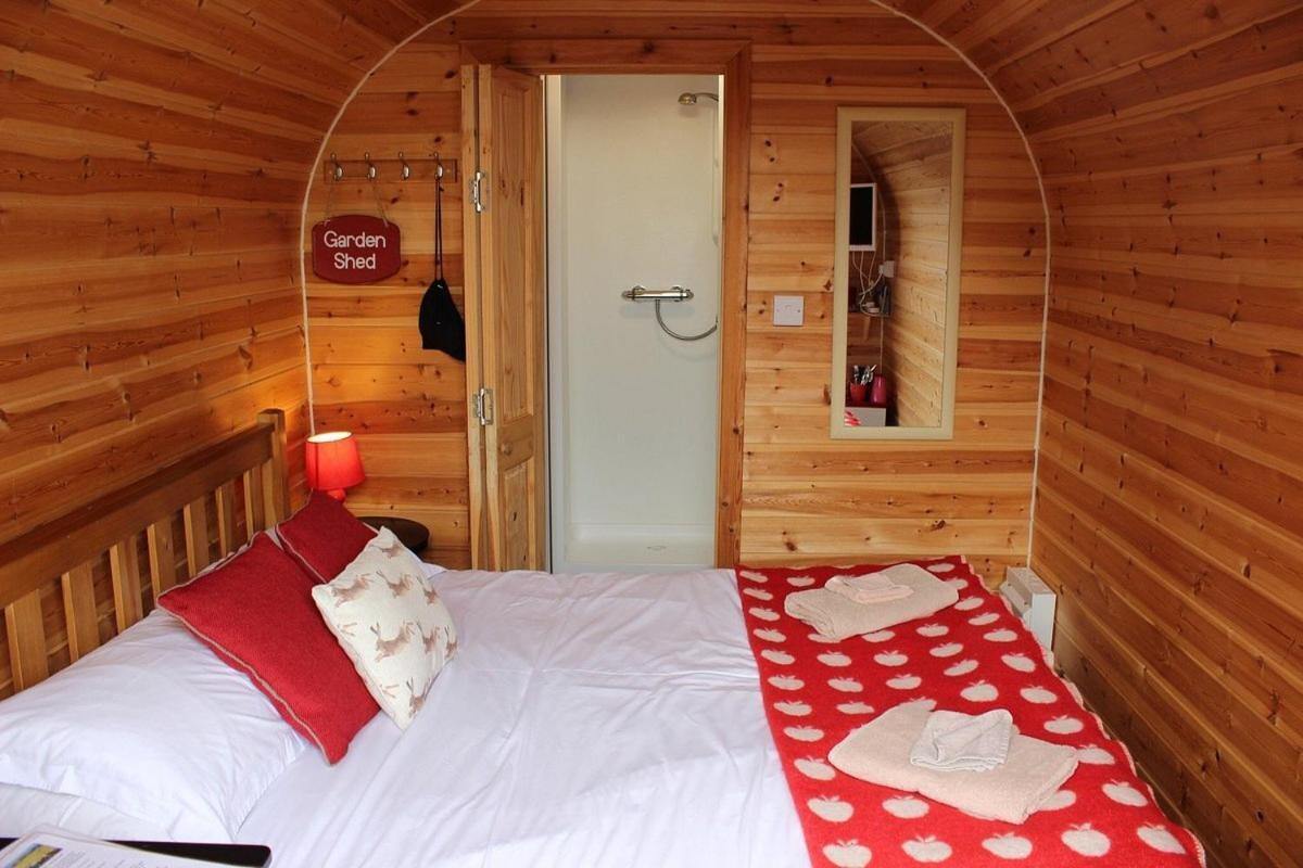 Sea And Mountain View Luxury Glamping Pods Heated Hotel Holyhead Exterior foto